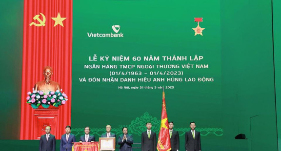 Vietcombank kỷ niệm 60 năm ngày thành lập và đón nhận danh hiệu Anh hùng Lao động