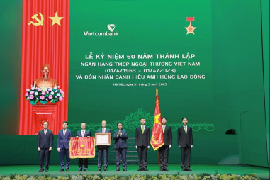 Vietcombank kỷ niệm 60 năm ngày thành lập và đón nhận danh hiệu Anh hùng Lao động