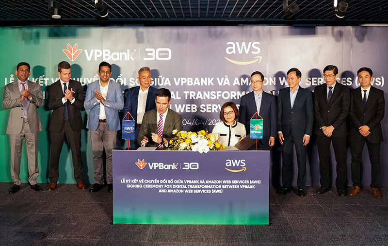 VPBank và Amazon Web Services bắt tay nâng tầm trải nghiệm ngân hàng số cho khách hàng