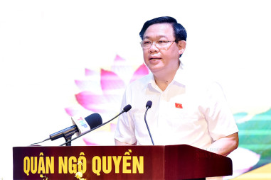 Chủ tịch Quốc hội Vương Đình Huệ tiếp xúc cử tri quận Ngô Quyền, thành phố Hải Phòng