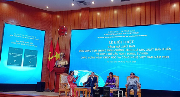 Giới thiệu bộ sách Dược thư Việt Nam và ứng dụng tem thông minh cho xuất bản phẩm