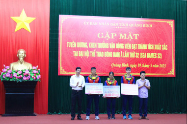 Quảng Bình tuyên dương các VĐV xuất sắc trở về từ SEA Games 32