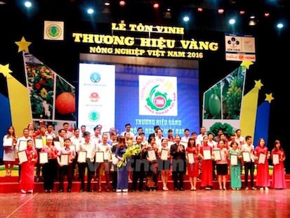 Tôn vinh 79 thương hiệu vàng nông nghiệp Việt Nam năm 2016