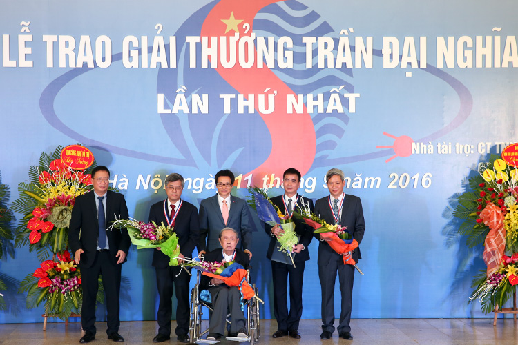 Khoa học phải vì “đại nghĩa mà làm”