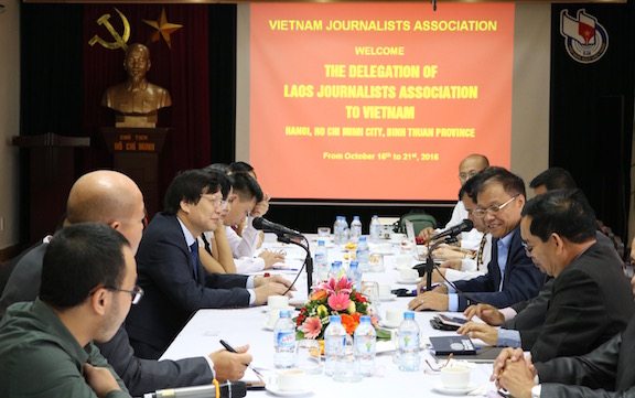 Đoàn đại biểu cấp cao Hội Nhà báo Lào thăm và làm việc tại Việt Nam