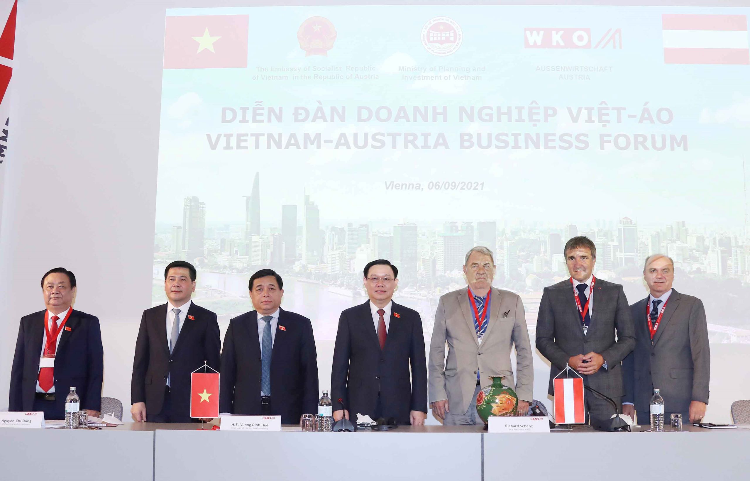 Chủ tịch Quốc hội Vương Đình Huệ: Hợp tác với Việt Nam là tiếp cận với thị trường có 1,3 tỷ dân