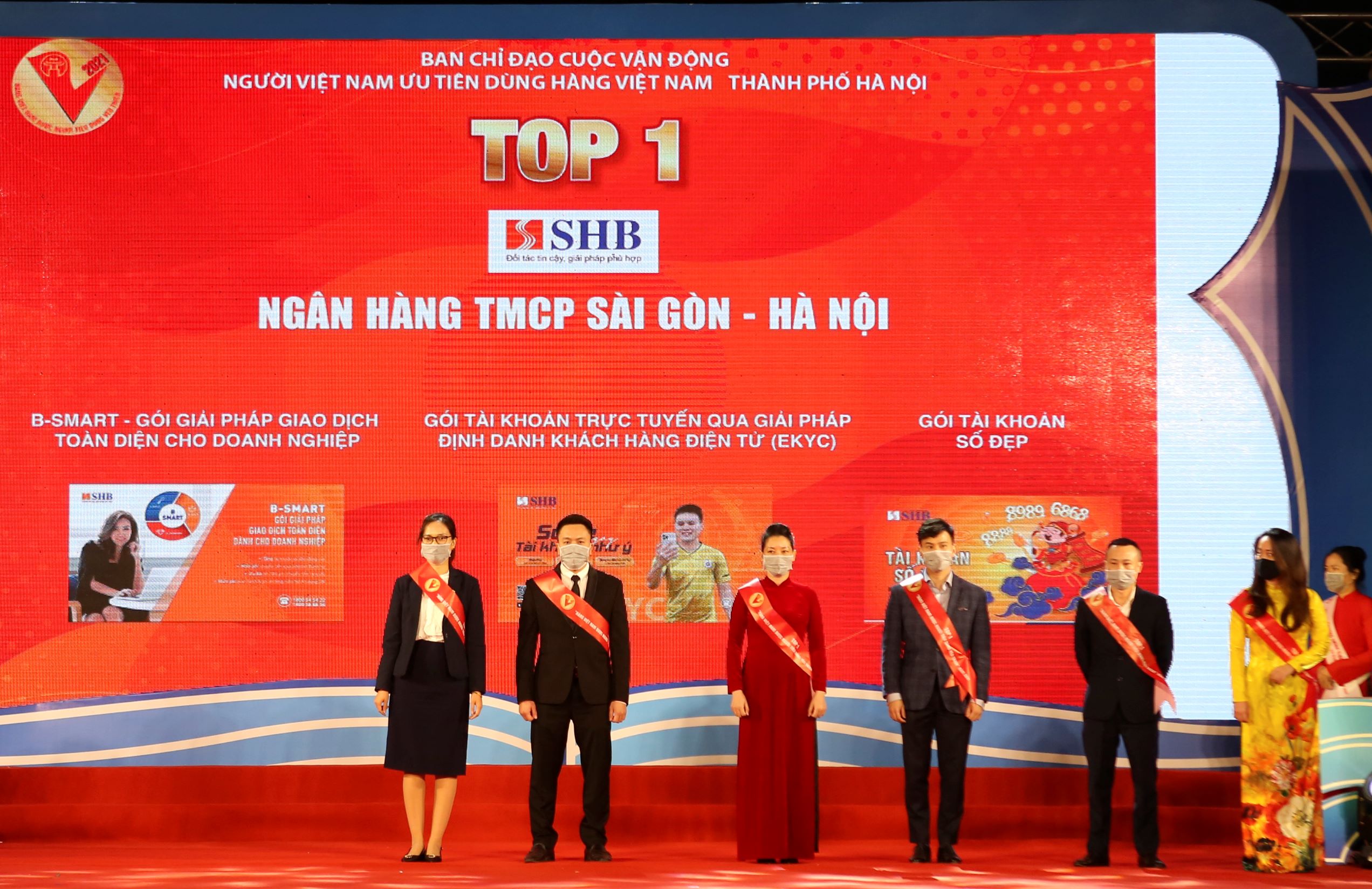 SHB: Nhiều sản phẩm được vinh danh “Top 1 Hàng Việt Nam được người tiêu dùng yêu thích nhất năm 2021”