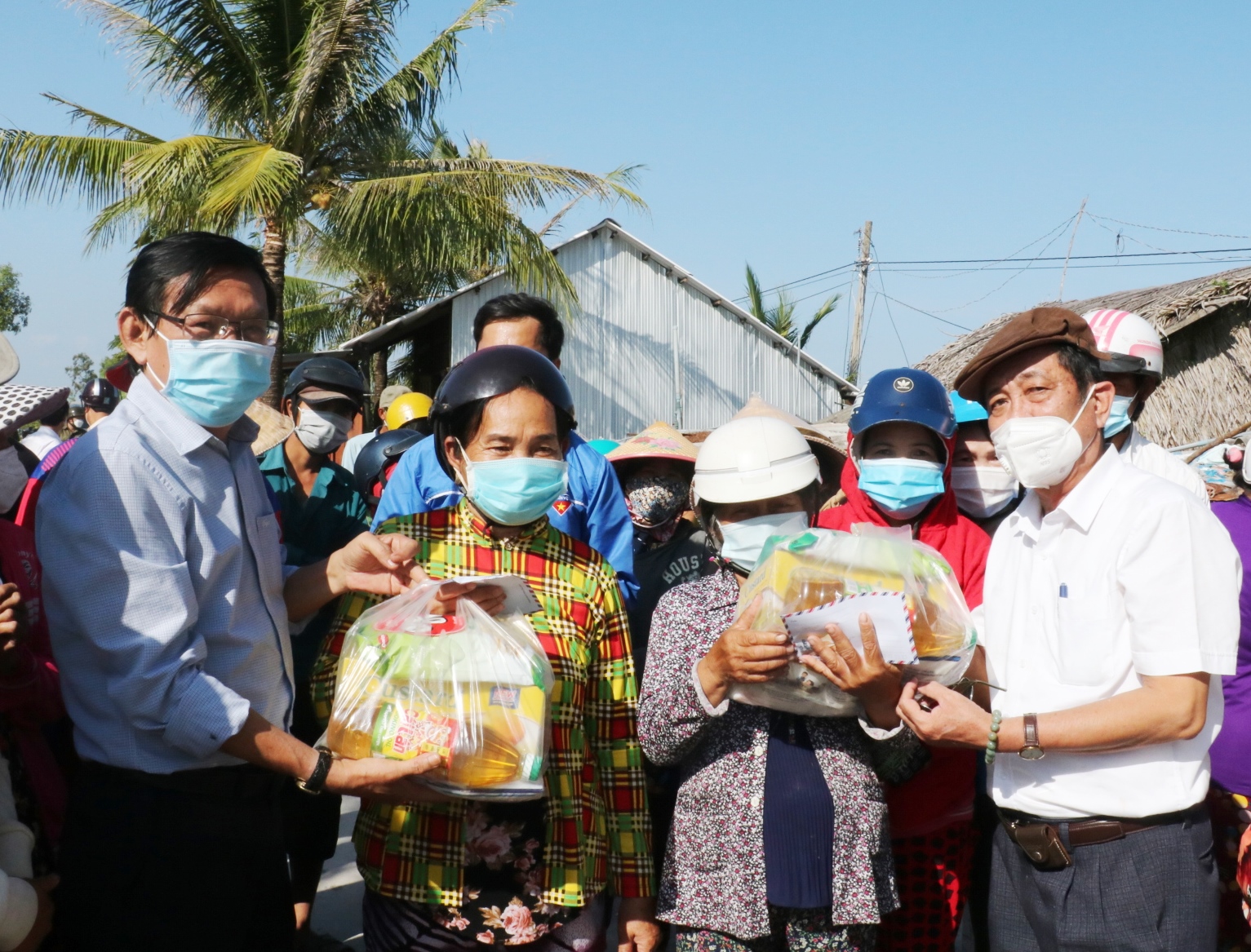 Hội Nhà báo TPHCM khánh thành cầu giao thông nông thôn và quà Tết tại huyện Cái Nước, tỉnh Cà Mau