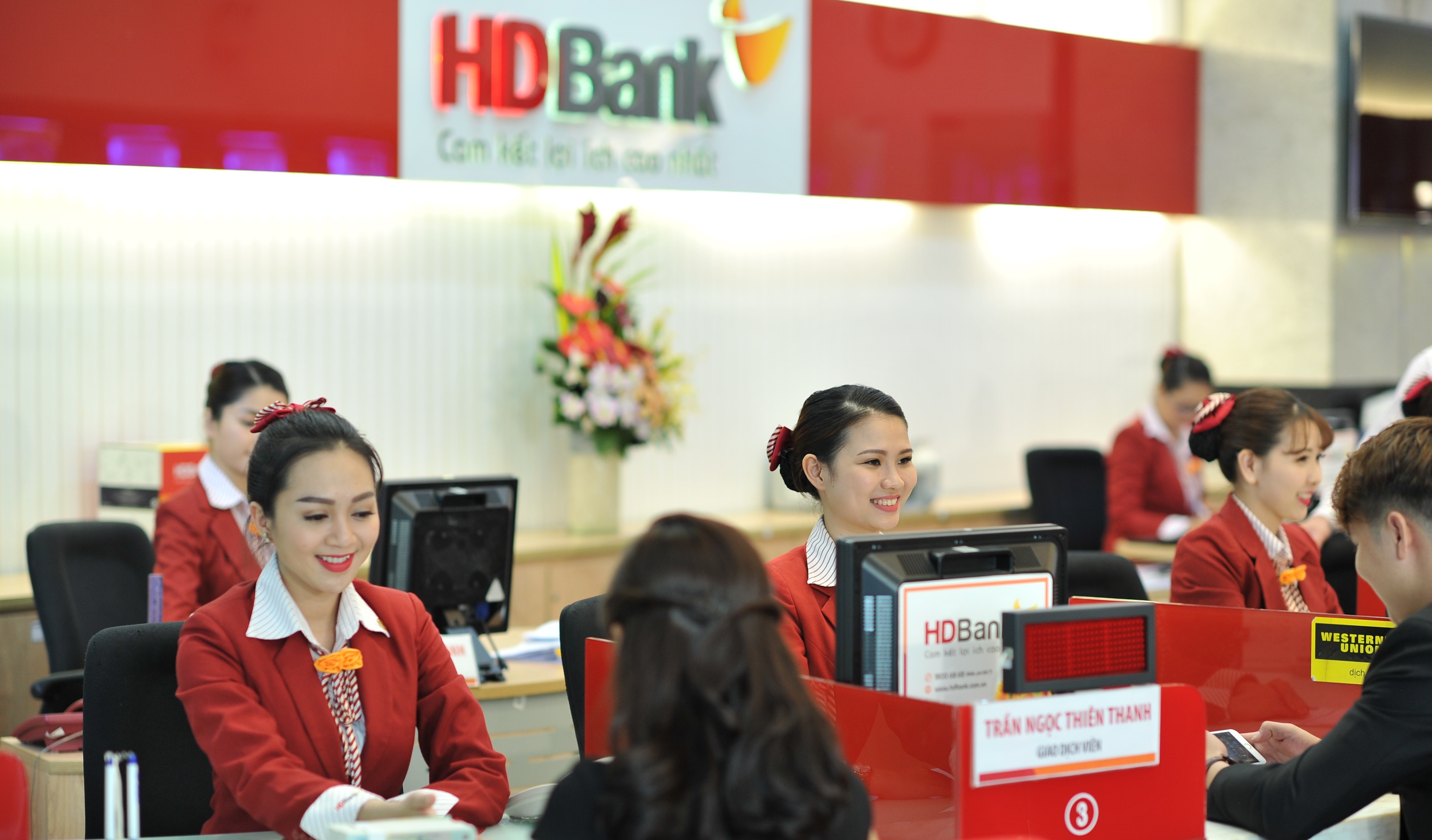 HDBank tuyển dụng hơn 1.000 vị trí sales cho các điểm kinh doanh trên toàn quốc.