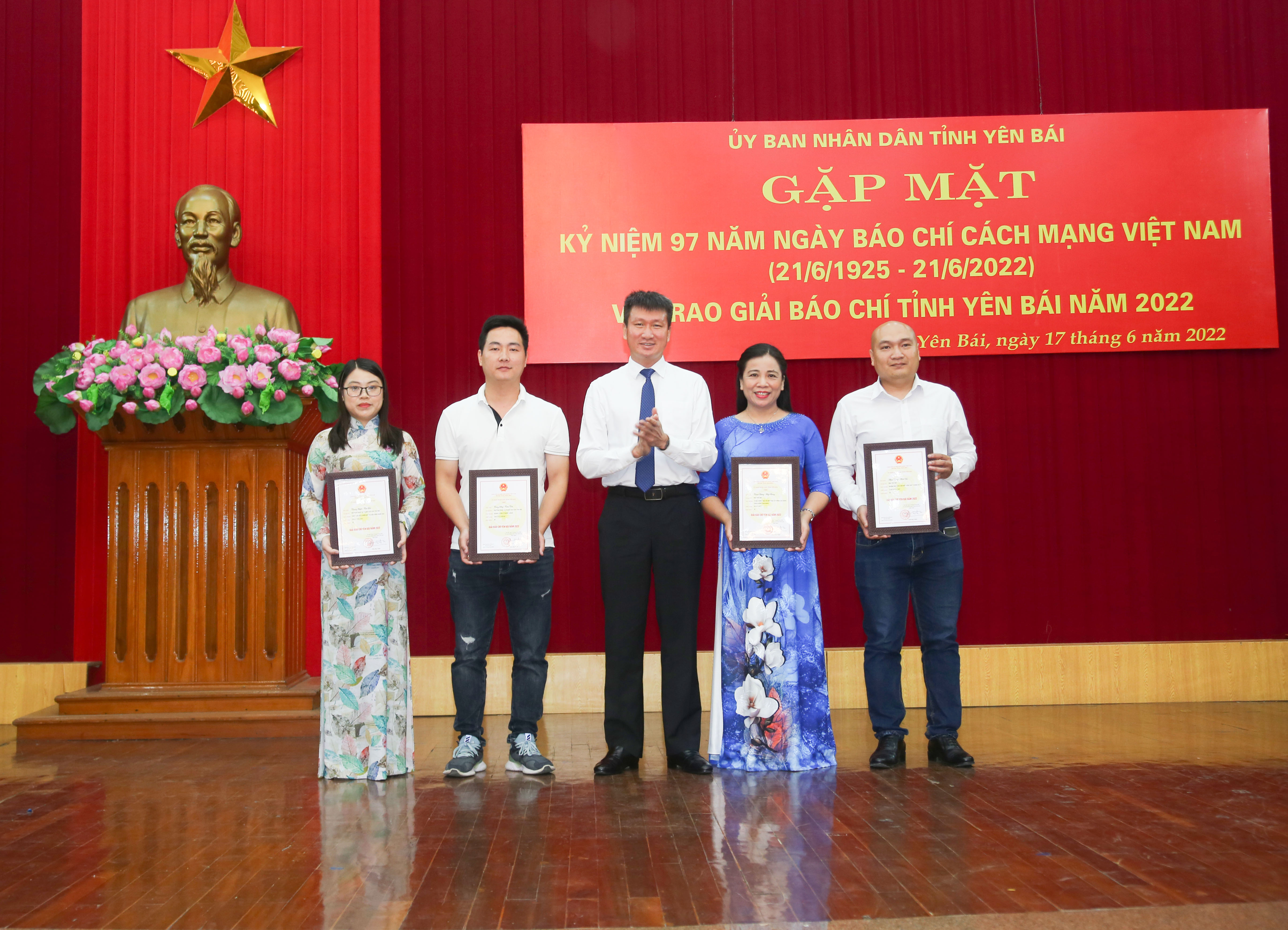 Yên Bái gặp mặt kỷ niệm 97 năm ngày Báo chí cách mạng Việt Nam và trao giải báo chí tỉnh năm 2022