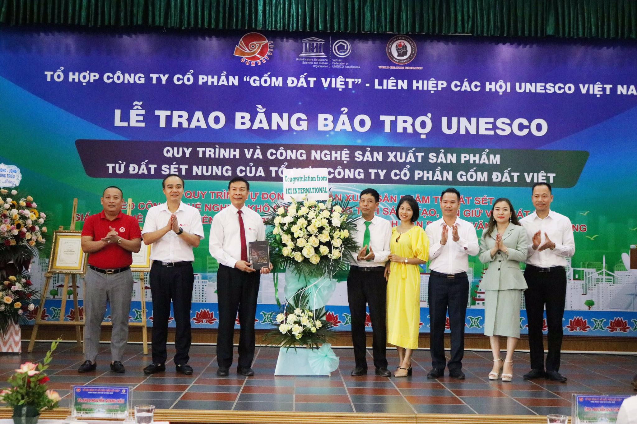 Công ty cổ phần “Gốm Đất Việt” nhận bằng bảo trợ UNESCO