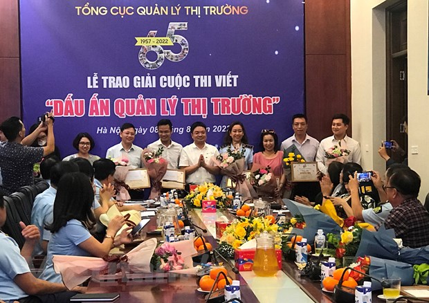 Trao giải Cuộc thi viết "Dấu ấn Quản lý thị trường"