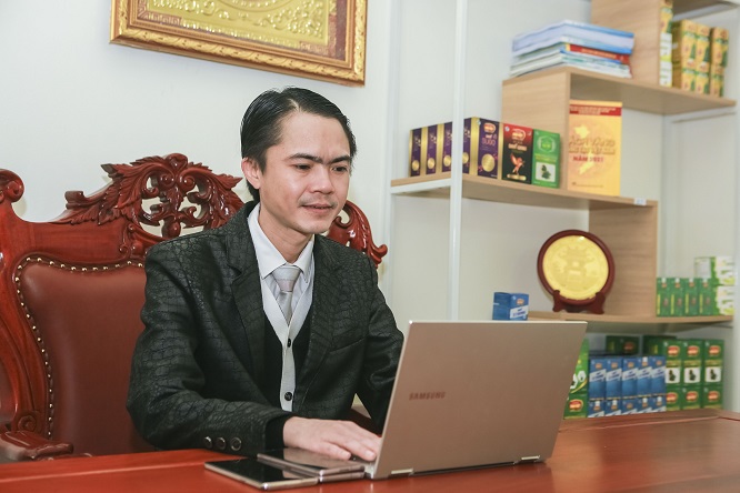 Người viết nên “bản hùng ca” tảo xoắn Đại Việt