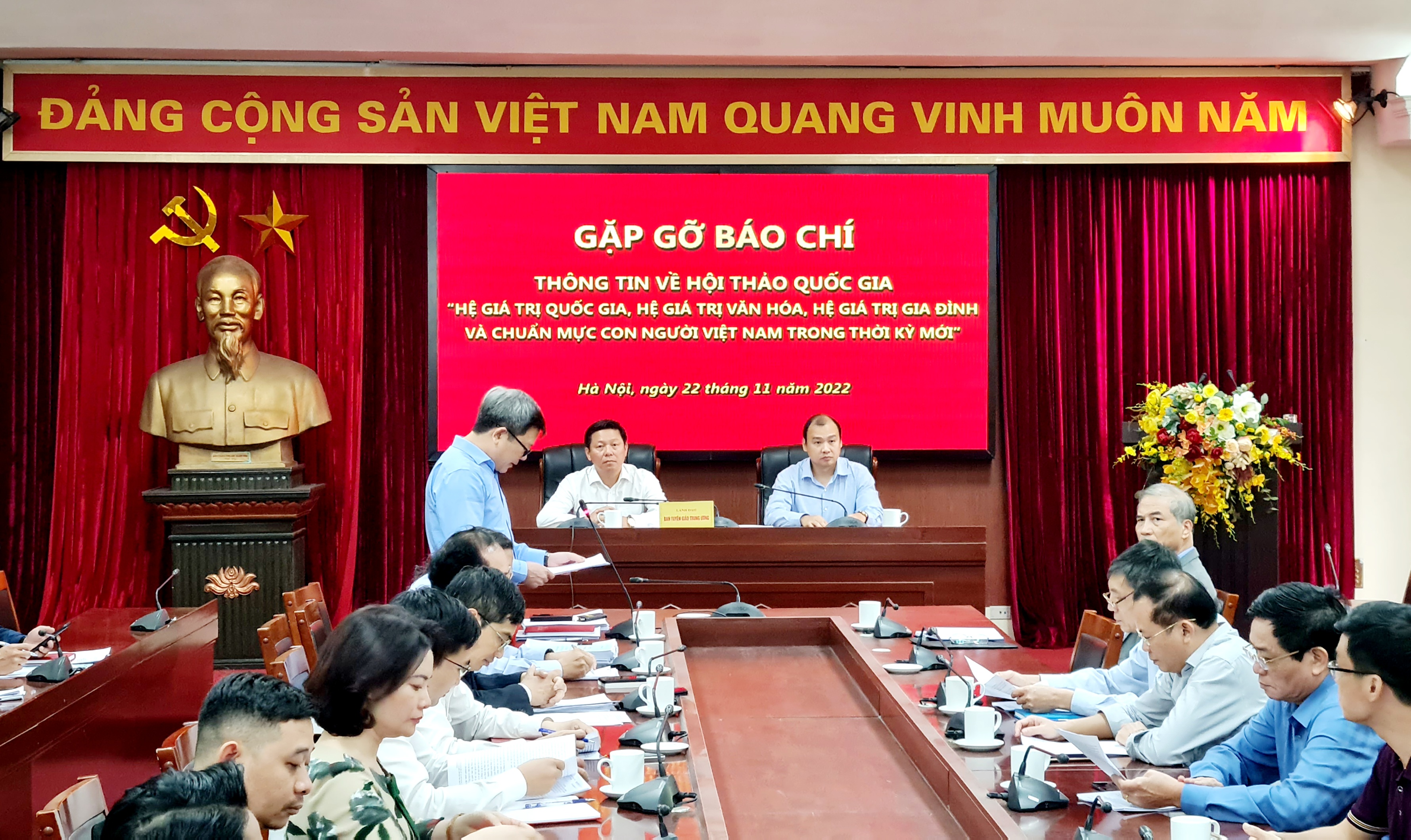 Đẩy mạnh công tác tuyên truyền Hội thảo quốc gia: “Hệ giá trị Quốc gia, hệ giá trị văn hoá, gia đình và chuẩn mực con người Việt Nam trong thời kỳ mới”.