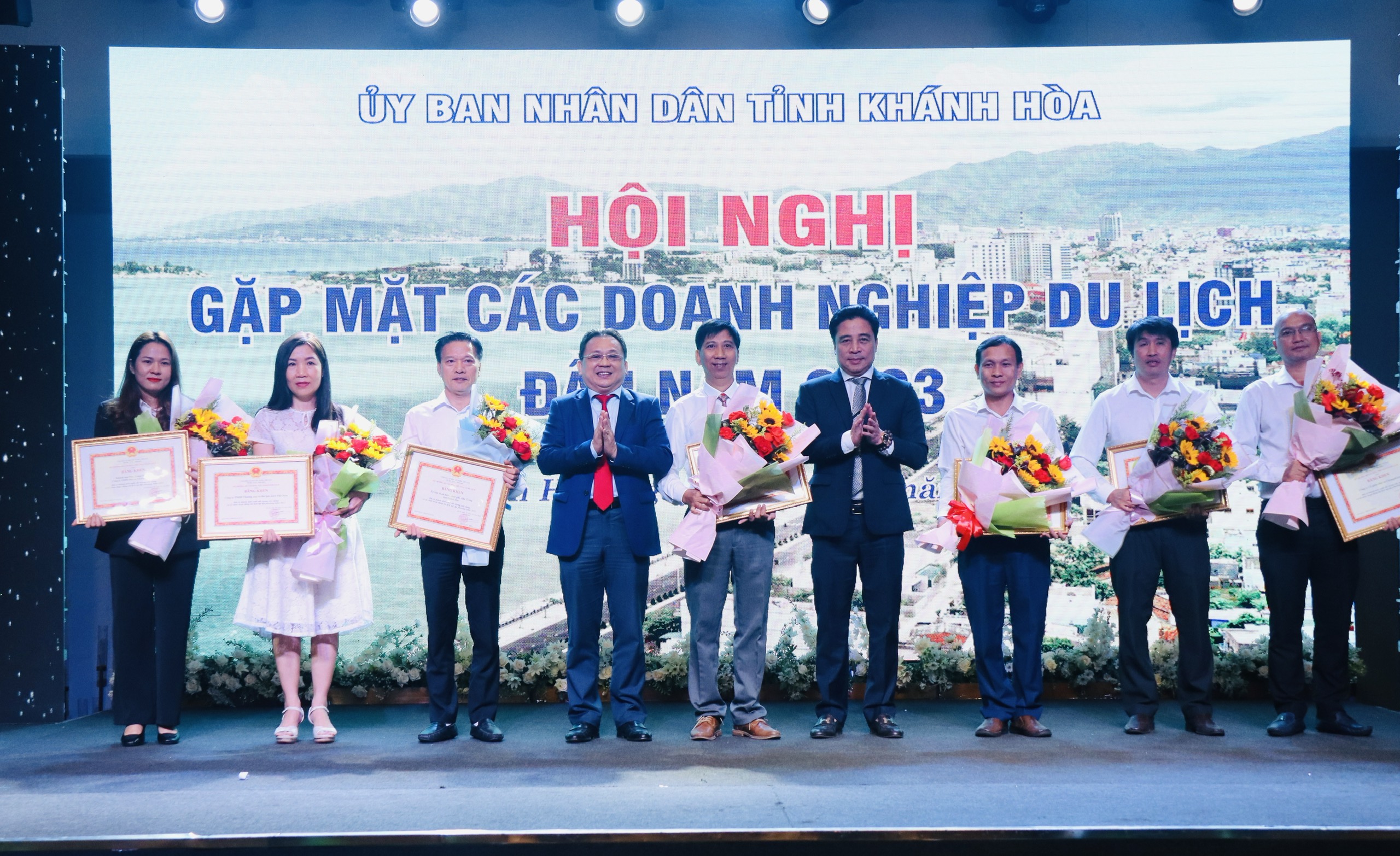 Khánh Hòa đối thoại cùng doanh nghiệp du lịch, xác định mục tiêu chung năm 2023