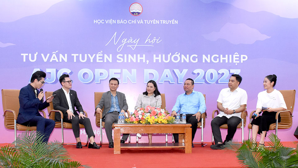 Ngày hội Tư vấn tuyển sinh Học viện Báo chí và Tuyên truyền năm 2023