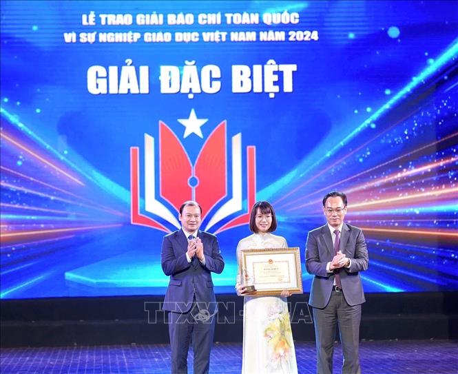 Trao Giải báo chí toàn quốc "Vì sự nghiệp Giáo dục Việt Nam" năm 2024