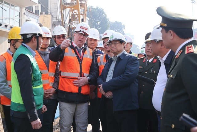Thủ tướng Phạm Minh Chính thăm, chúc Tết công nhân, người lao động, lực lượng trực Tết tại Hà Nội