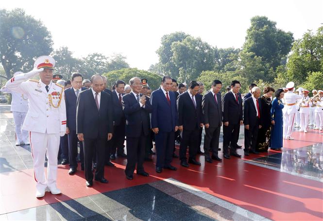 Lãnh đạo Đảng, Nhà nước vào Lăng viếng Chủ tịch Hồ Chí Minh