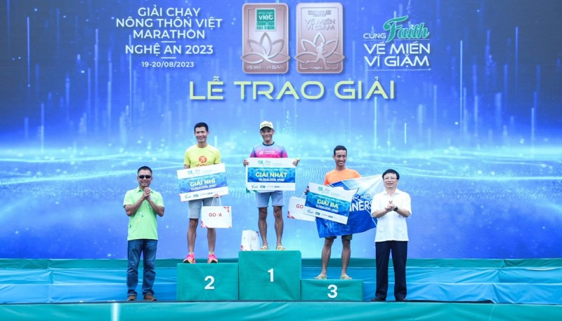 Khai mạc giải chạy bộ Nông thôn Việt Marathon Nghệ An 2023: Cùng Faith về miền ví dặm