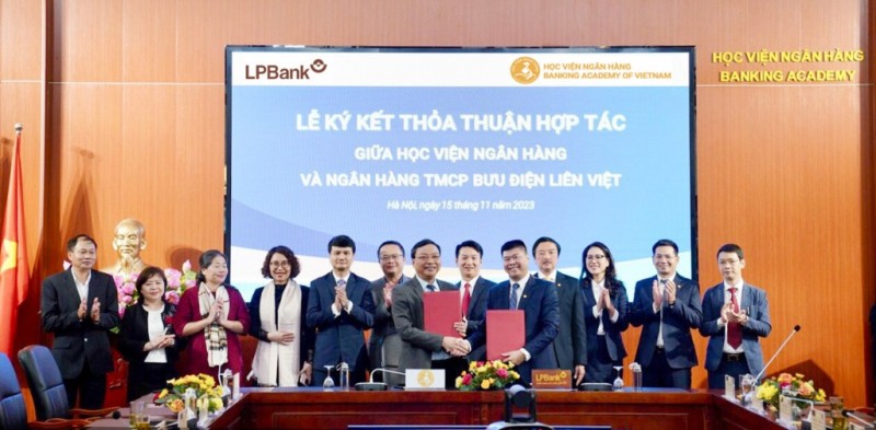 LPBank và Học viện Ngân hàng ký kết hợp tác toàn diện