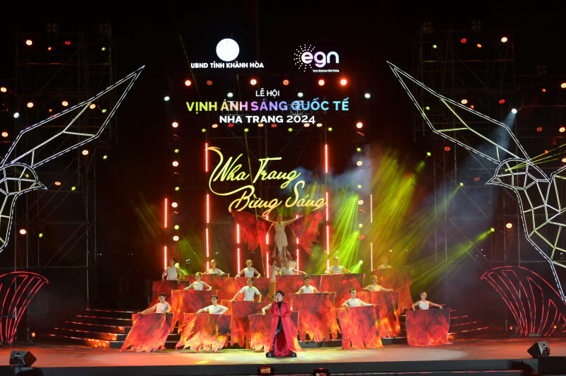 Khánh Hòa bừng sáng với lễ hội vịnh ánh sáng quốc tế Nha Trang 2024