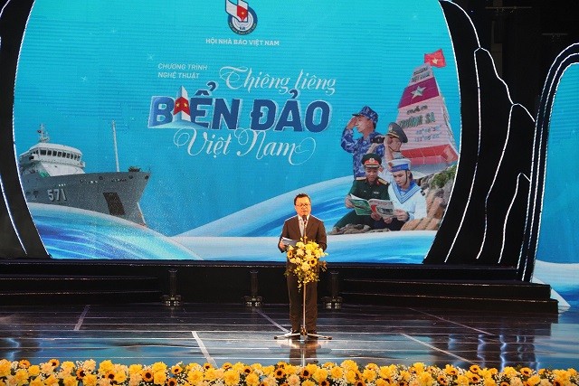 "Thiêng liêng biển đảo Việt Nam" khơi dậy lòng tự hào dân tộc
