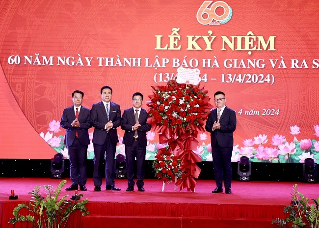Kỷ niệm 60 năm thành lập Báo Hà Giang và ra số báo đầu