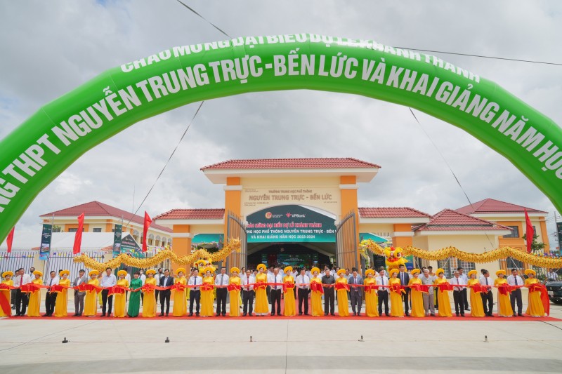 Khánh thành trường THPT Nguyễn Trung Trực – Bến Lức (Long An ) do VPBank tài trợ