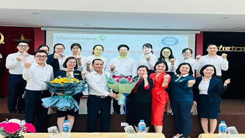 Học tập và làm theo tư tưởng, đạo đức, phong cách Hồ Chí Minh tại Chi bộ Vietcombank Chí Linh