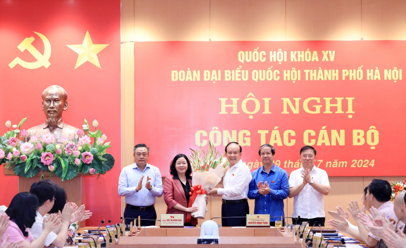 Bà Bùi Thị Minh Hoài được bầu làm Trưởng đoàn đại biểu Quốc hội thành phố Hà Nội