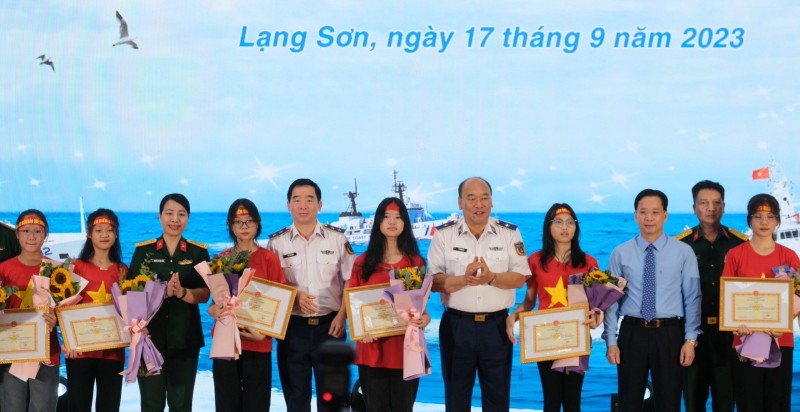 Cảnh sát biển Việt Nam: Tiếp tục hành trình ý nghĩa lan tỏa tình yêu biển, đảo 