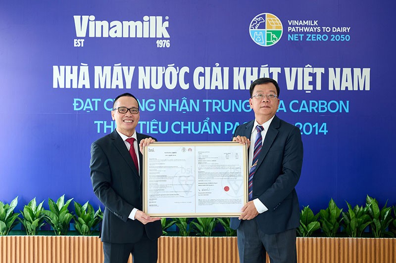 Vinamilk công bố thêm 1 nhà máy đạt trung hòa carbon