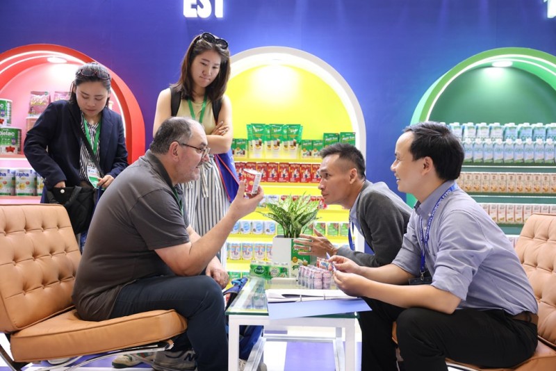 Vinamilk thu hút các nhà mua hàng tại Vietnam International Sourcing Expo 2024