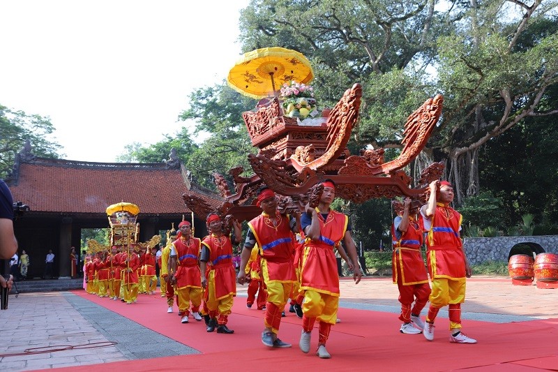 Thanh Hóa: Người dân tấp nập về lễ hội Lam Kinh