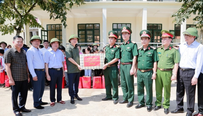 Phó Thủ tướng Chính phủ Trần Hồng Hà kiểm tra công tác khắc phục hậu quả mưa lũ tại Thanh Hóa