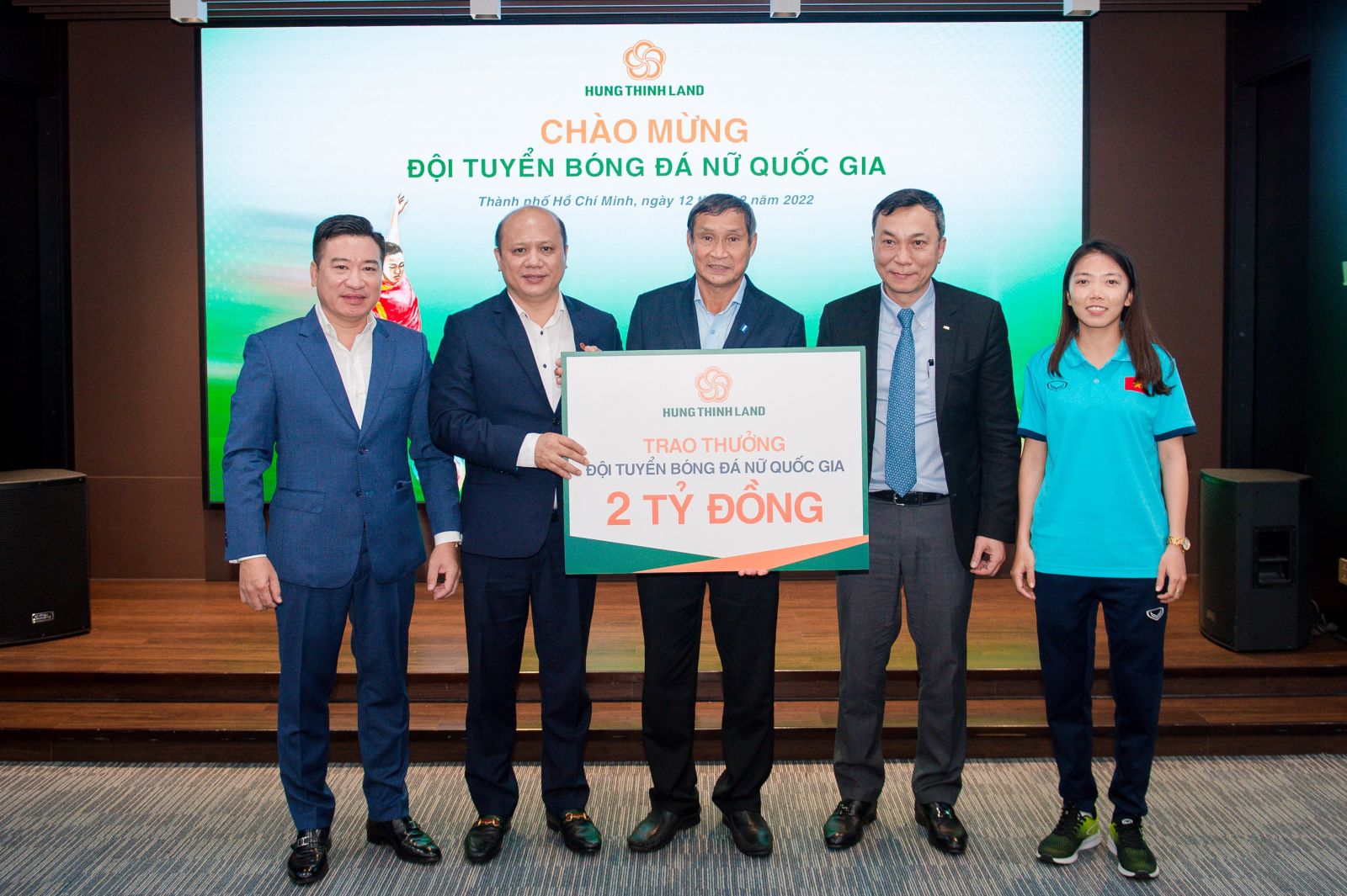 Nhà tài trợ lớn nhất của đội tuyển bóng đá nữ QG, Hưng Thịnh Land ...